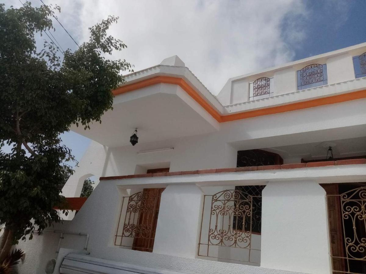 Villa Luxueuse Meublee Sfax Exterior photo